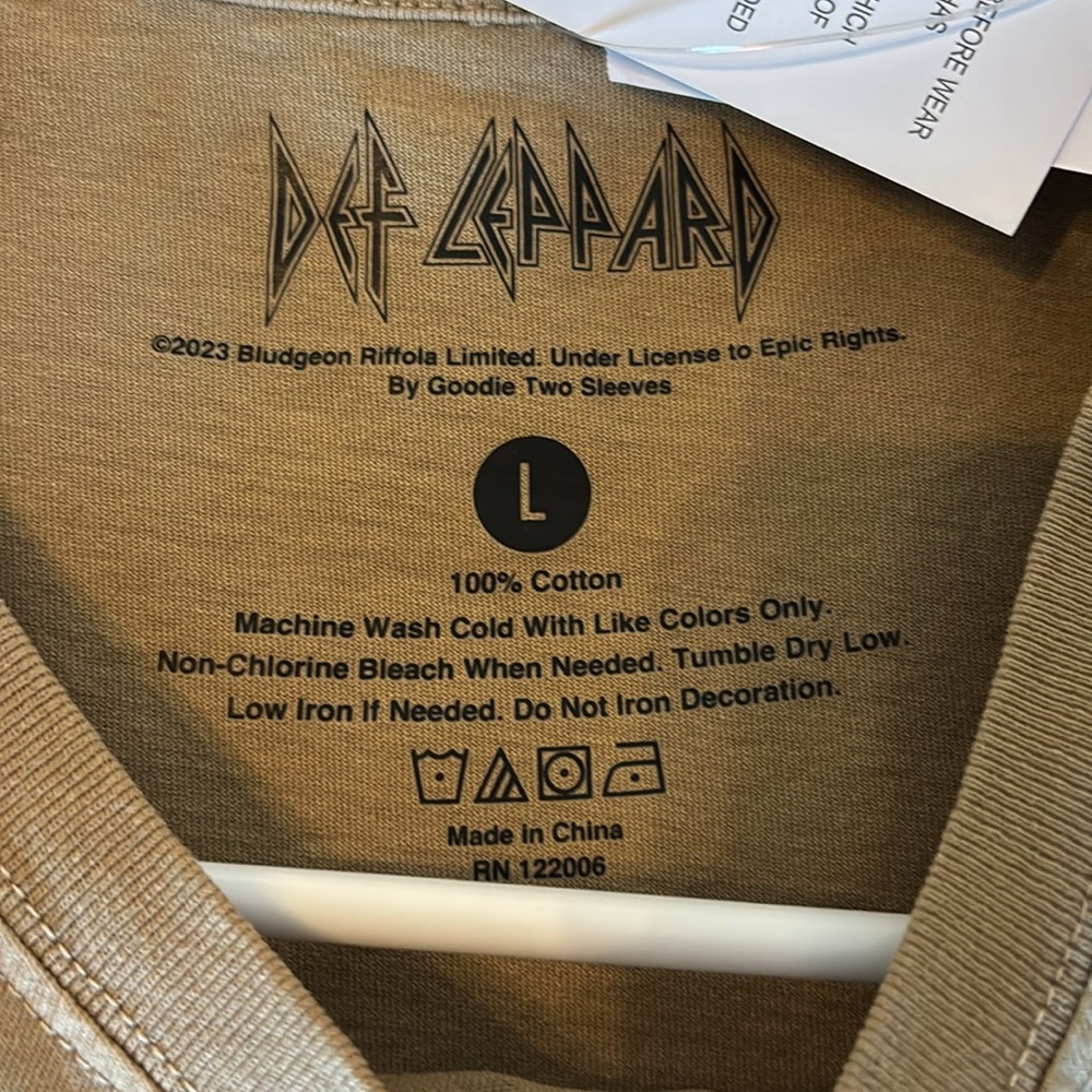 Def Leppard Hysteria tour 1988 vintage style short sleeved shirt, new with tags - Picture 8 of 8